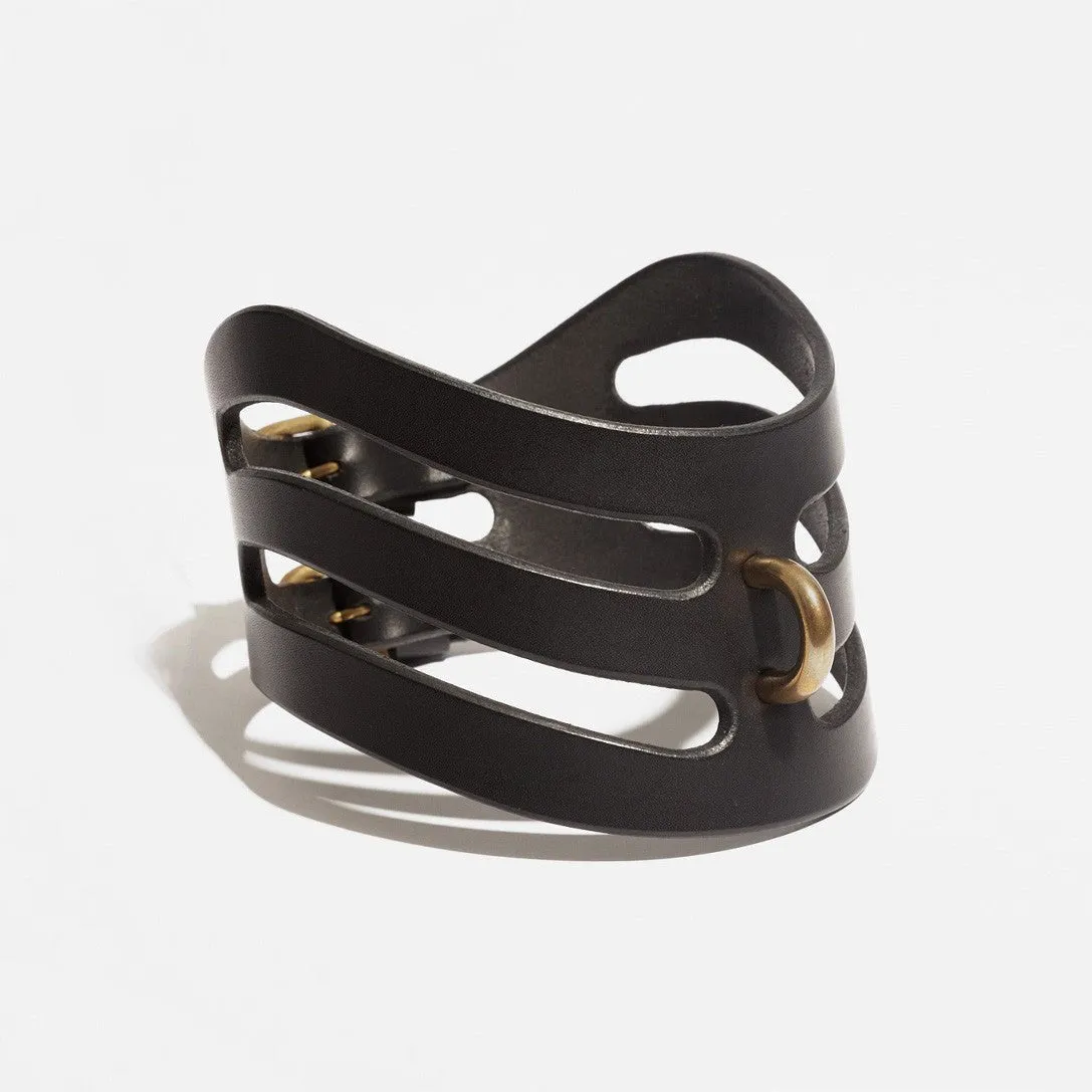 CUT OUT POSTURE COLLAR