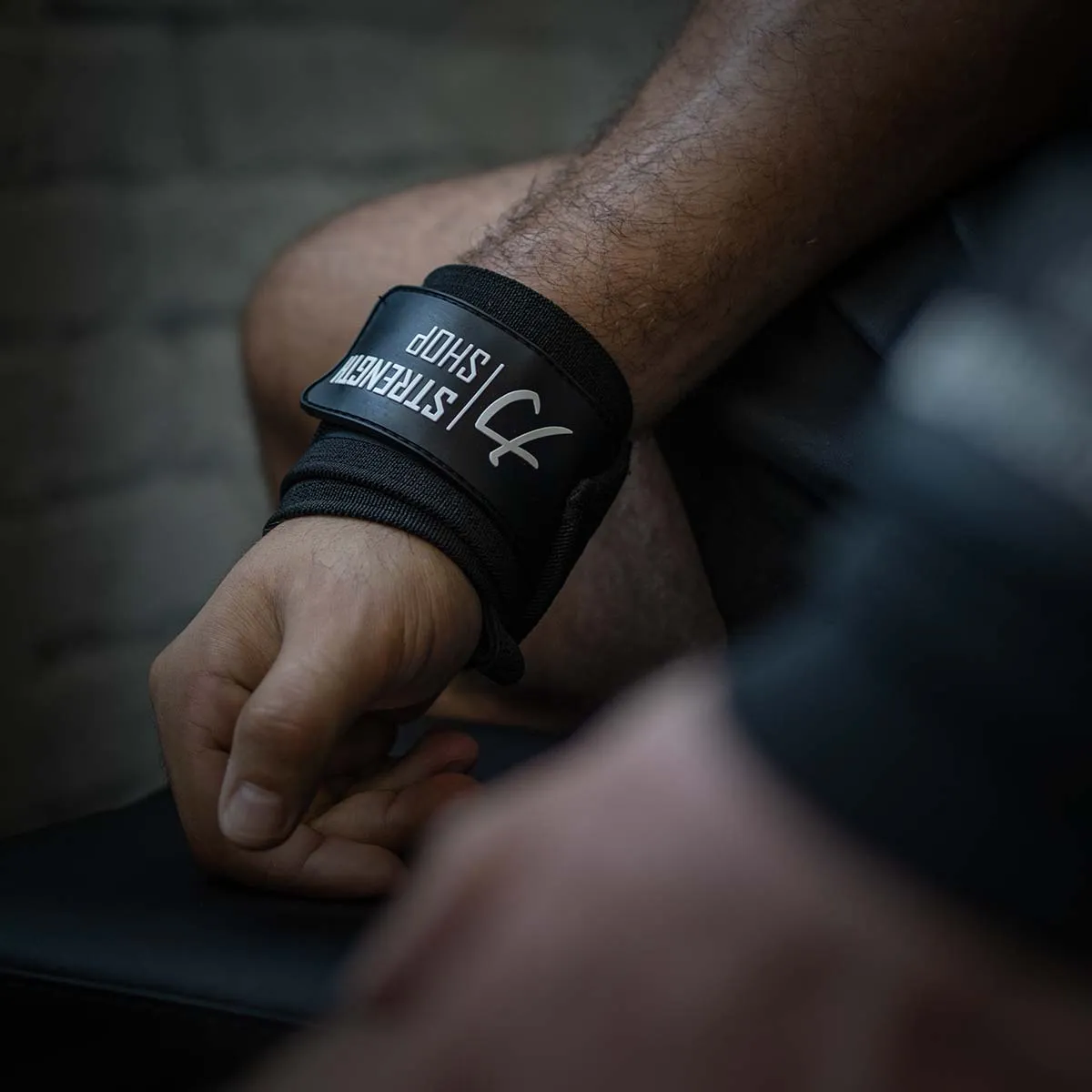 Medium Wrist Wraps, Black, 30CM/60CM - IPF Approved